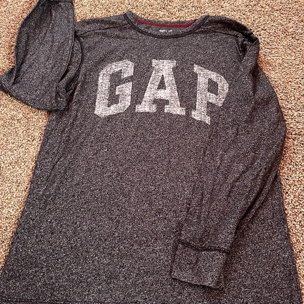 Gap long sleeve tee